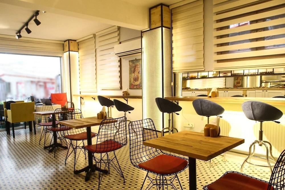 Neva Flats Taksim Hotel Istanbul Exterior photo